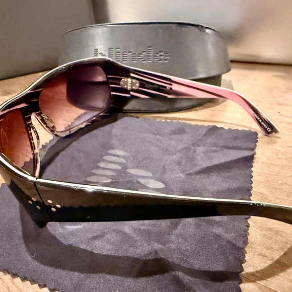 Black Blinde Good Riddins Sunglasses with Case - Picture 2 of 4